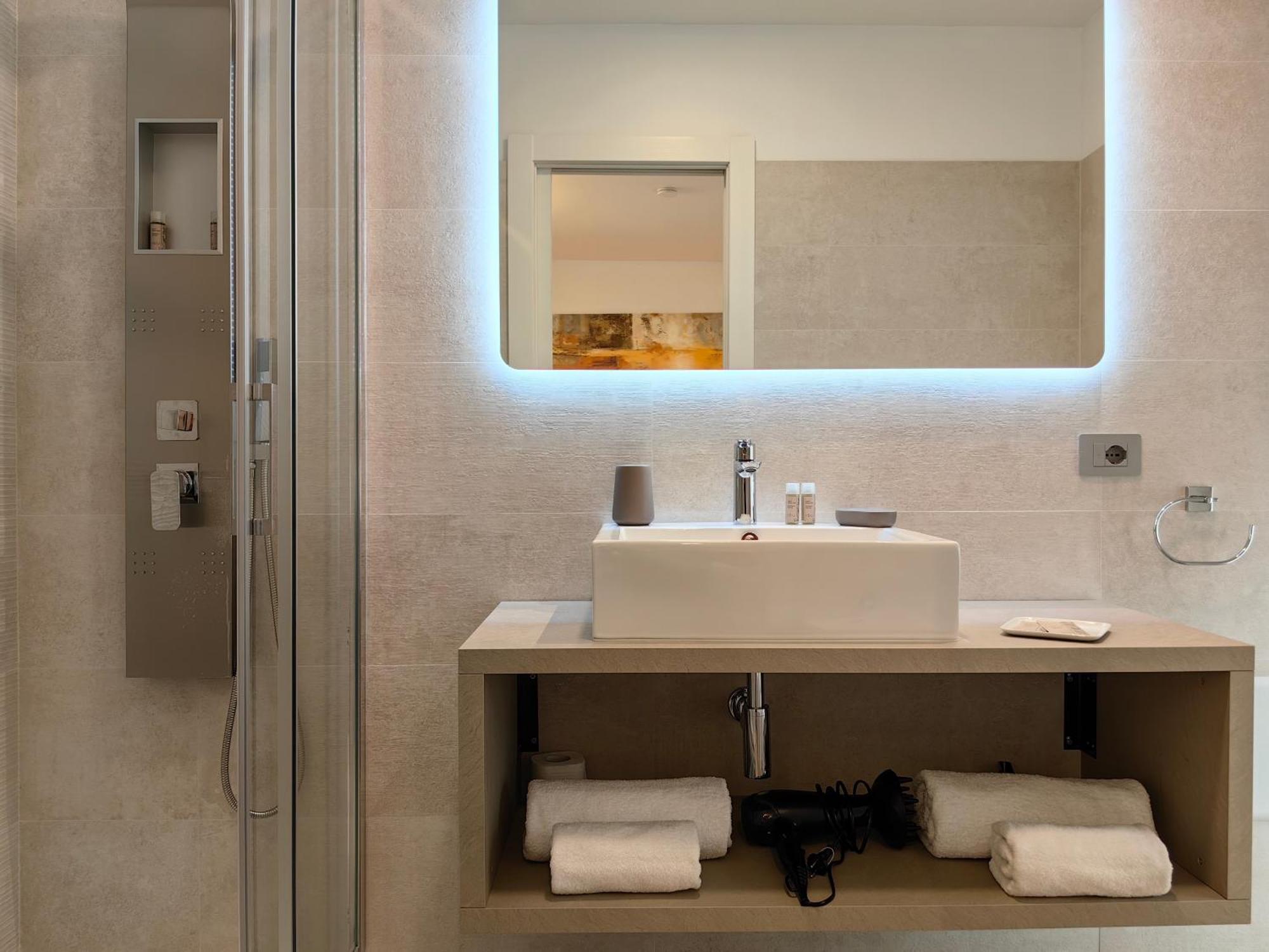 Galleria Roma Art Guesthouse Oristano Ngoại thất bức ảnh